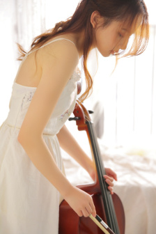 北原里英